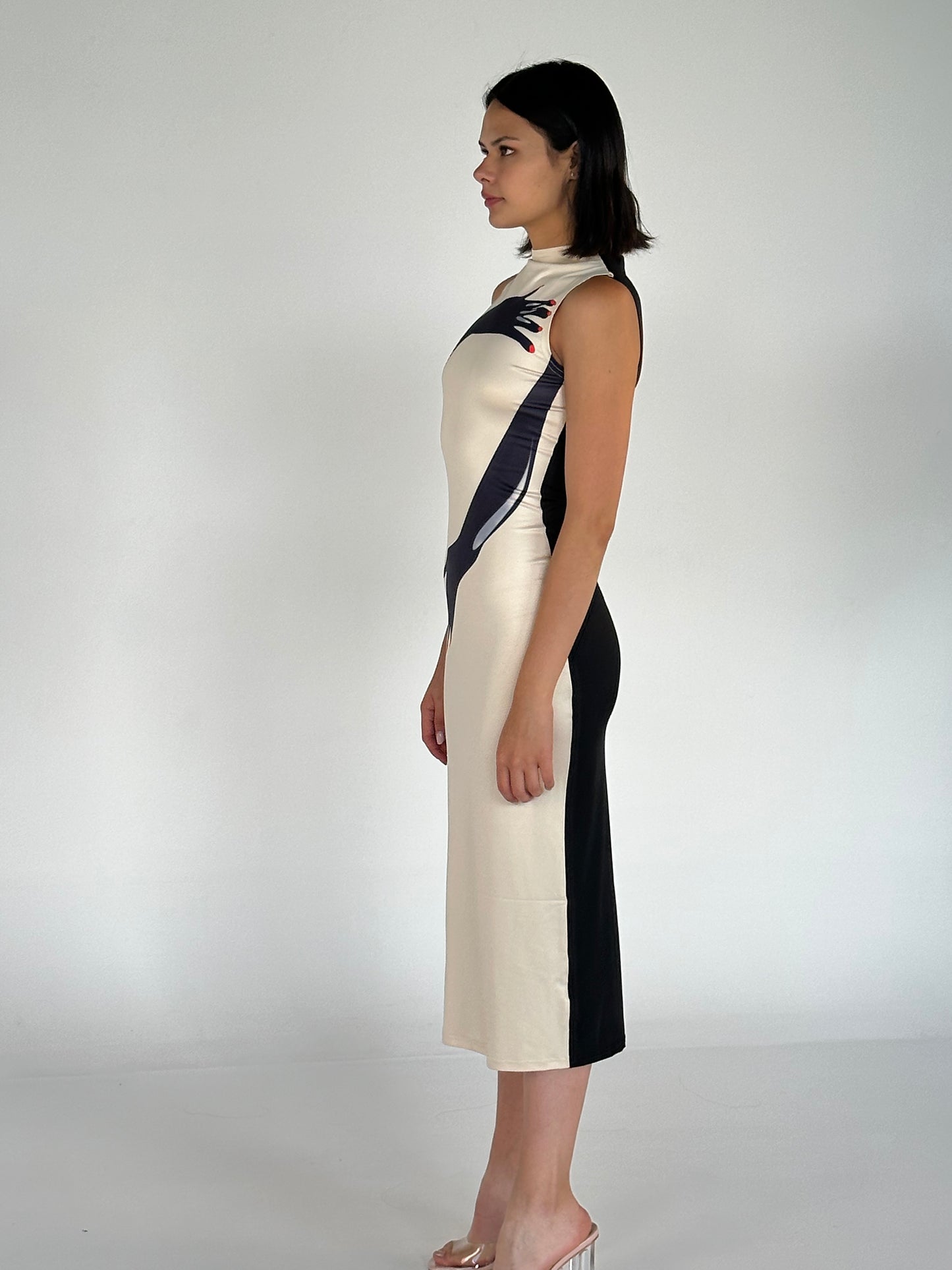 Hands on me Midi Dress